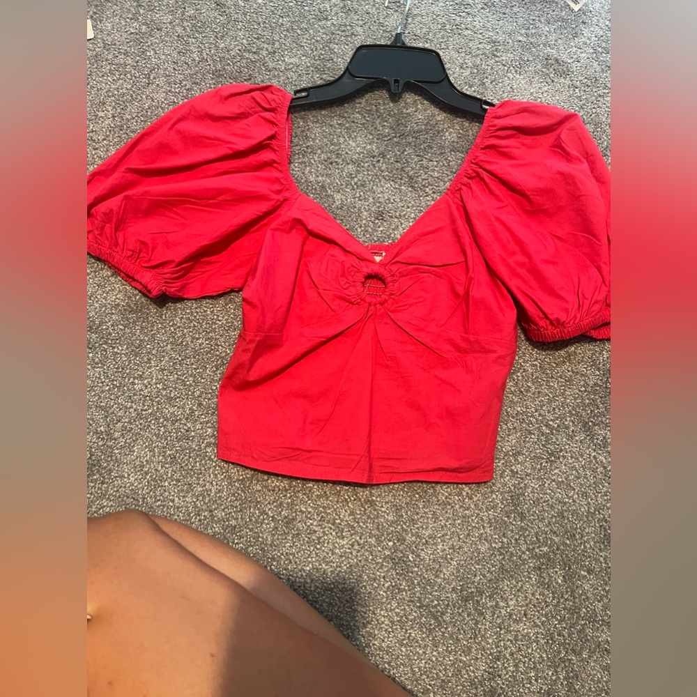 pink top